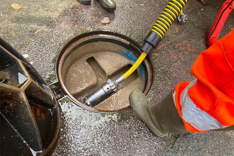 Hydrocurage canalisation dans les Yvelines